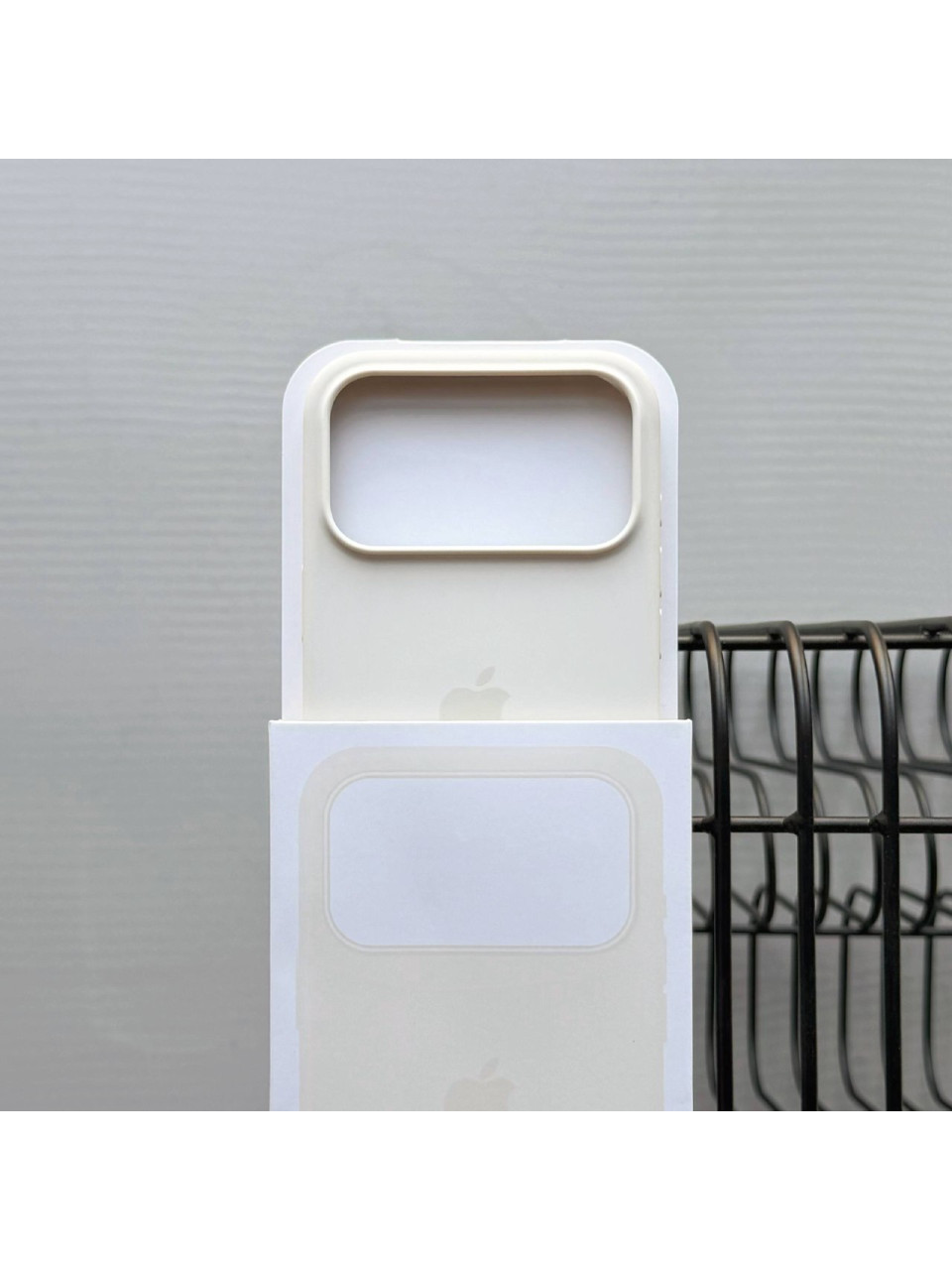 Чехол Silicone case с Magsafe на iPhone 17 Pro Vanilla (09)