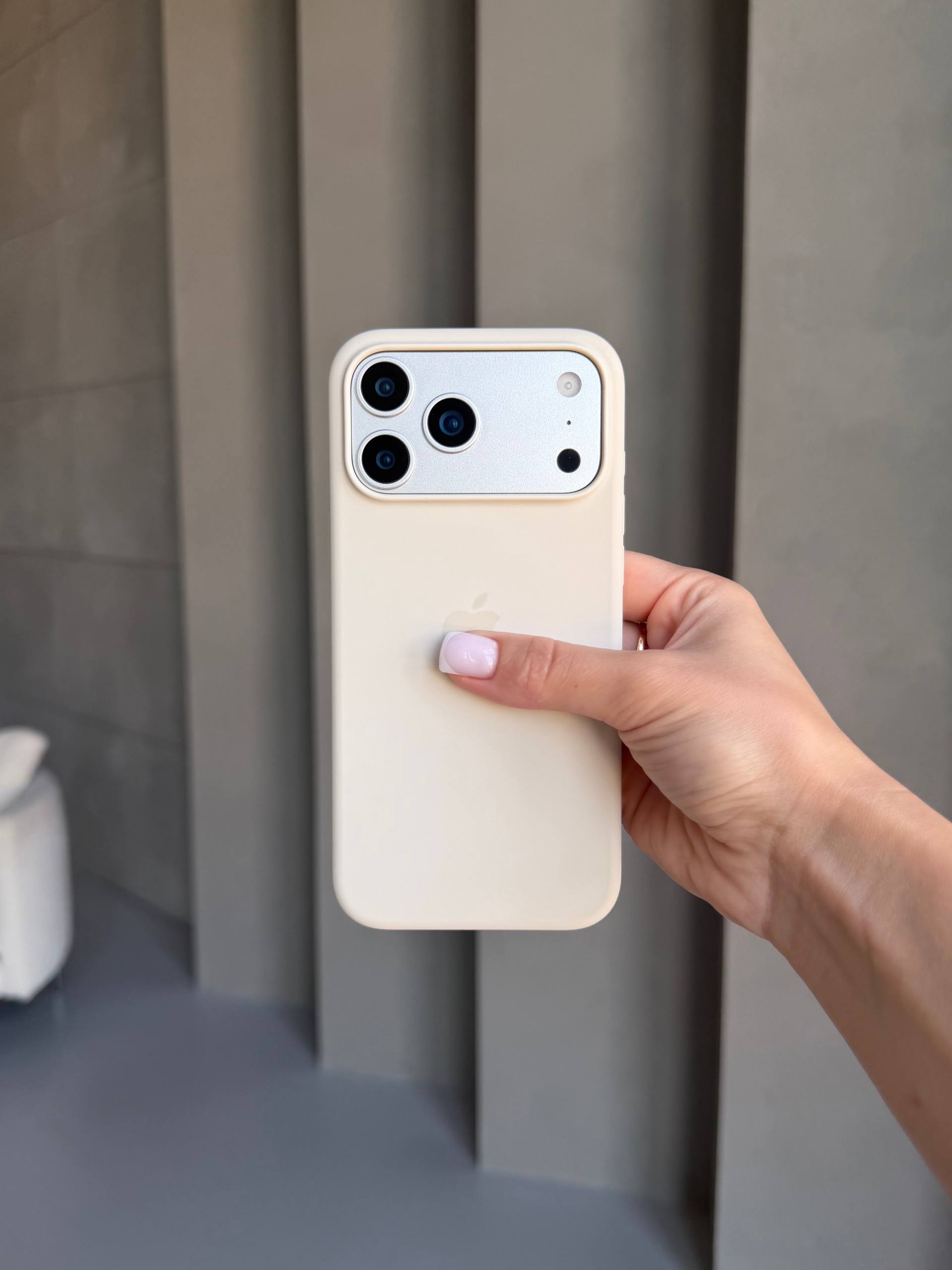 Чехол Silicone case с Magsafe на iPhone 17 Pro Max Vanilla (09)