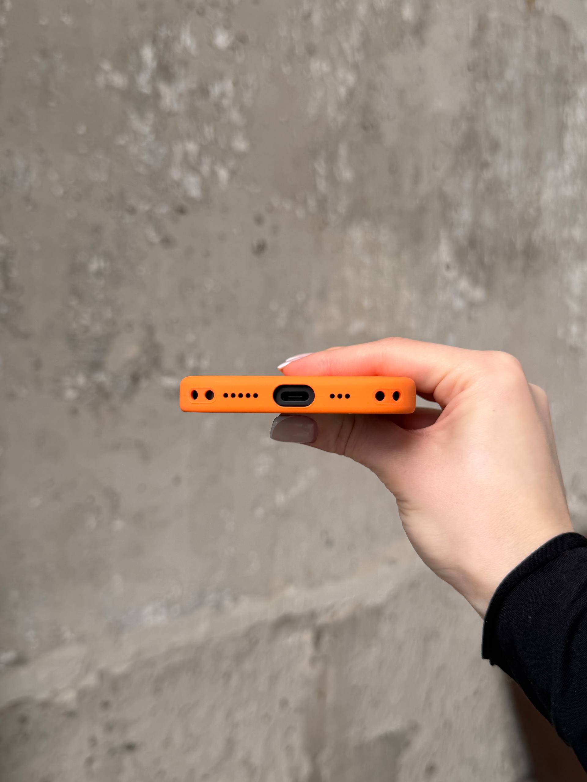 Чехол Silicone case с Magsafe на iPhone 17 Orange (08)