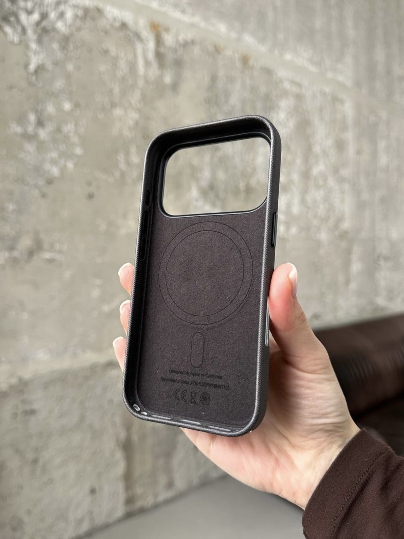 Чехол TechWoven с MagSafe для iPhone 17 Pro Max Black