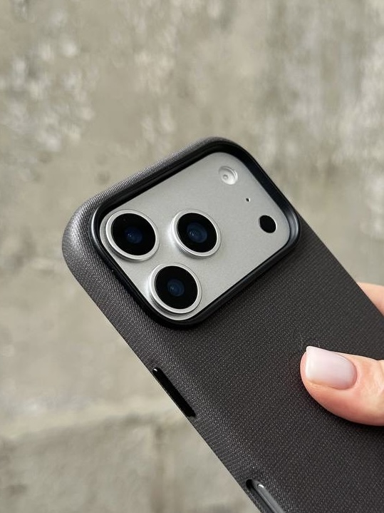 Чехол TechWoven с MagSafe для iPhone 17 Pro Max Black