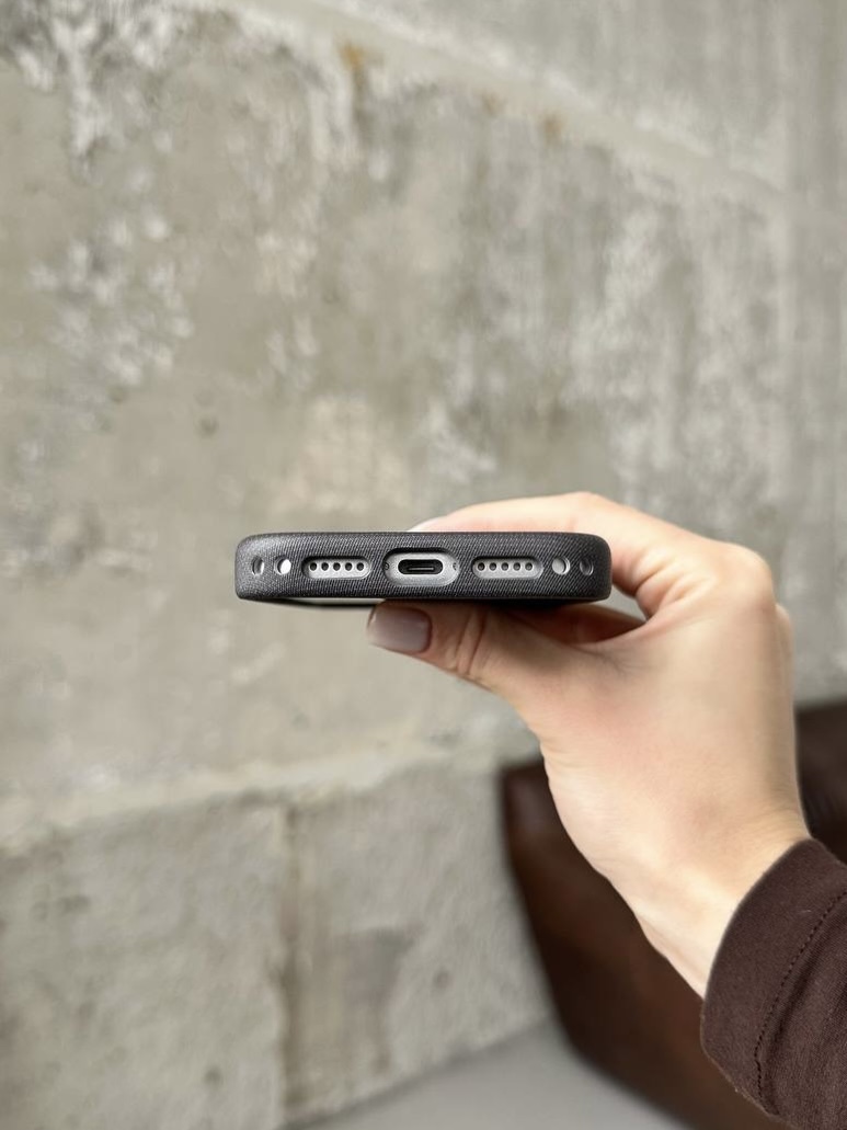 Чехол TechWoven с MagSafe для iPhone 17 Pro Max Black