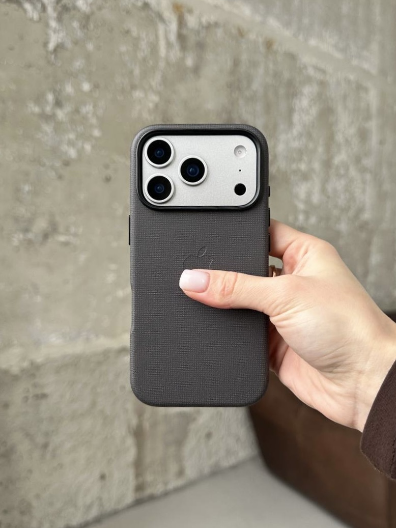 Чохол TechWoven з MagSafe для iPhone 17 Pro Black