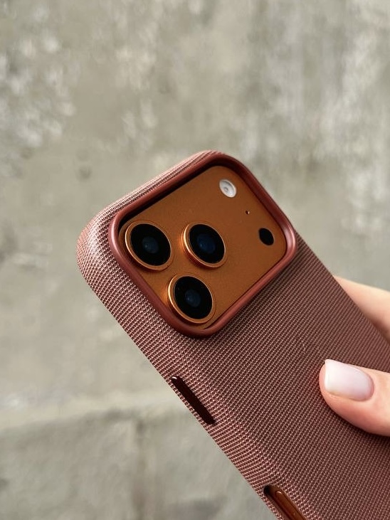 Чохол TechWoven з MagSafe для iPhone 17 Pro Sienna