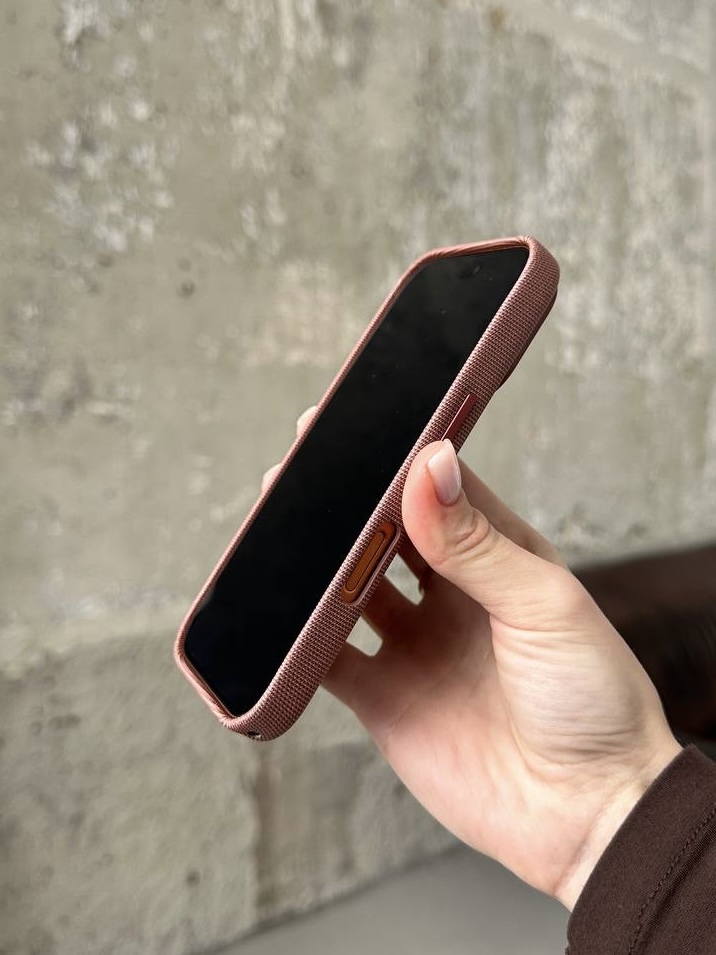 Чохол TechWoven з MagSafe для iPhone 17 Pro Sienna