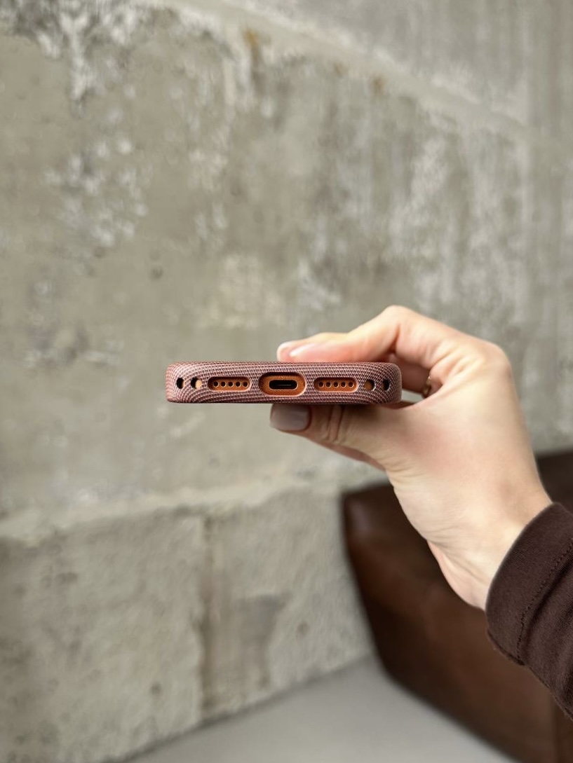 Чохол TechWoven з MagSafe для iPhone 17 Pro Sienna