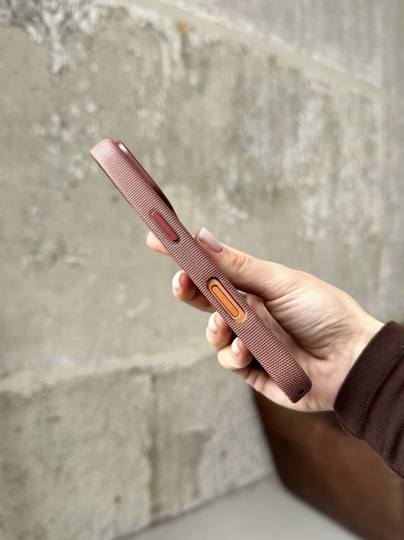 Чохол TechWoven з MagSafe для iPhone 17 Pro Sienna