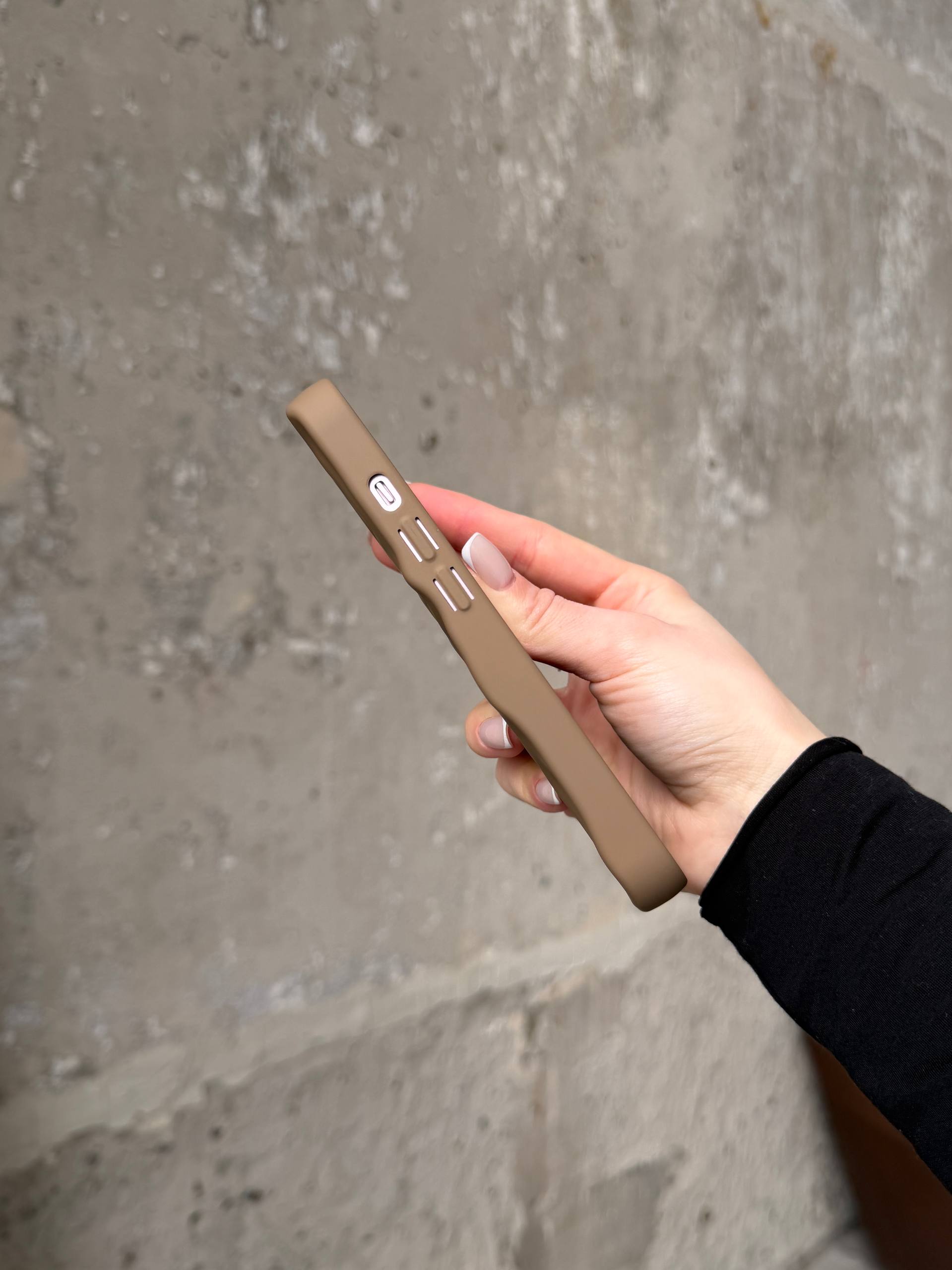 Чехол матовый волнистый Wave Case для iPhone 14+ Milk Chocolate (05)