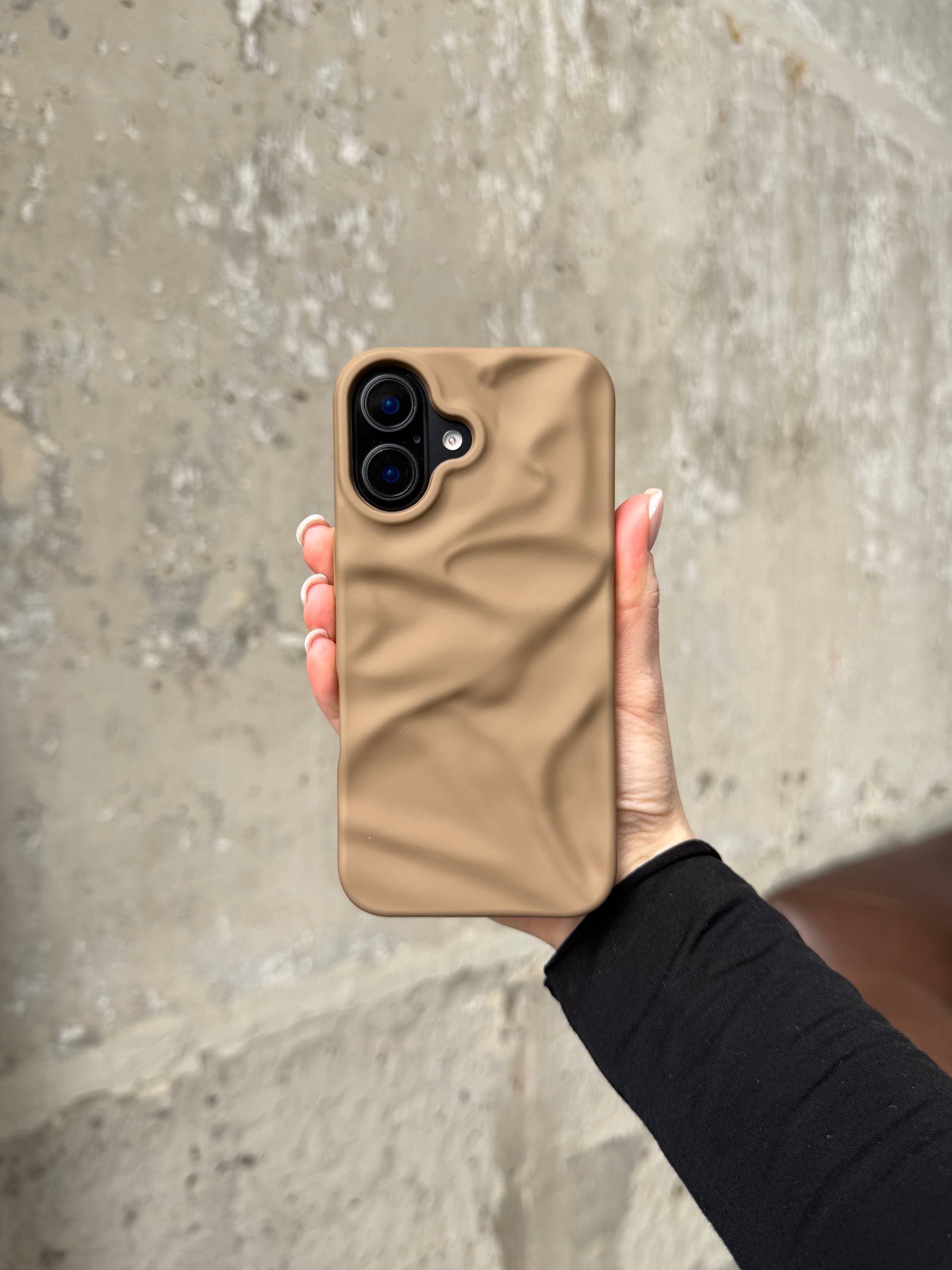 Чехол матовый волнистый Wave Case для iPhone 17 Milk Chocolate (05)