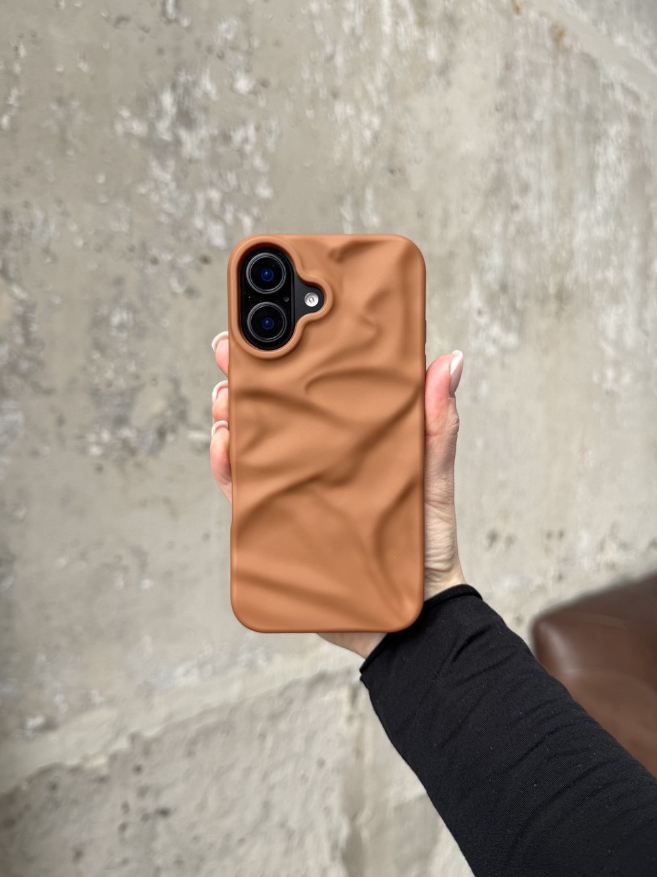 Чехол матовый волнистый Wave Case на iPhone 17 Brown (03)