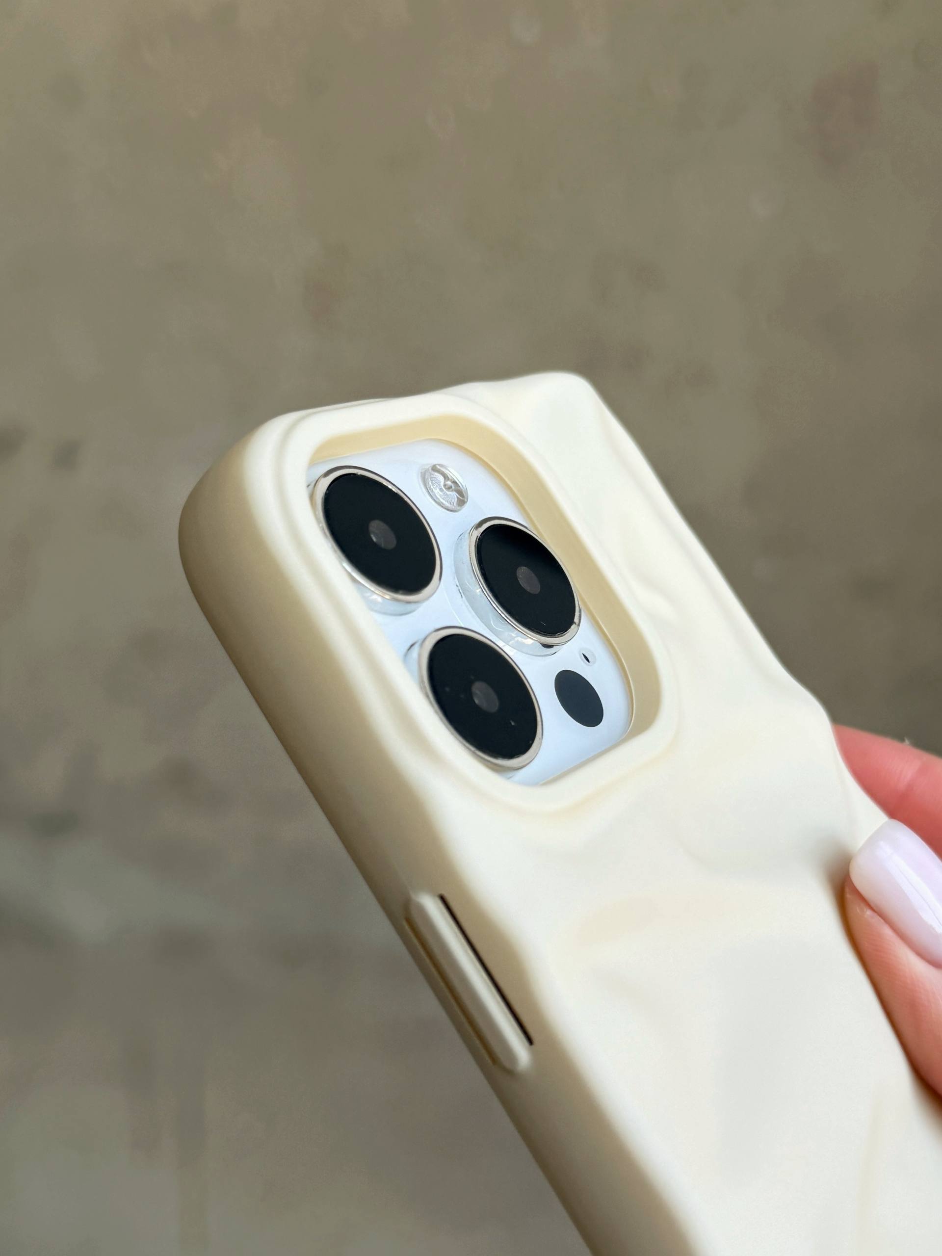 Чехол матовый волнистый Wave Case для iPhone 16 Pro Beige (01)