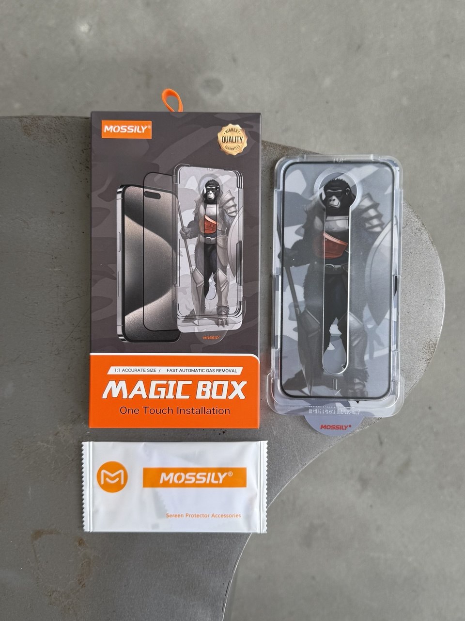 Защитное стекло Mossily Installation Box на iPhone 12 Pro Max