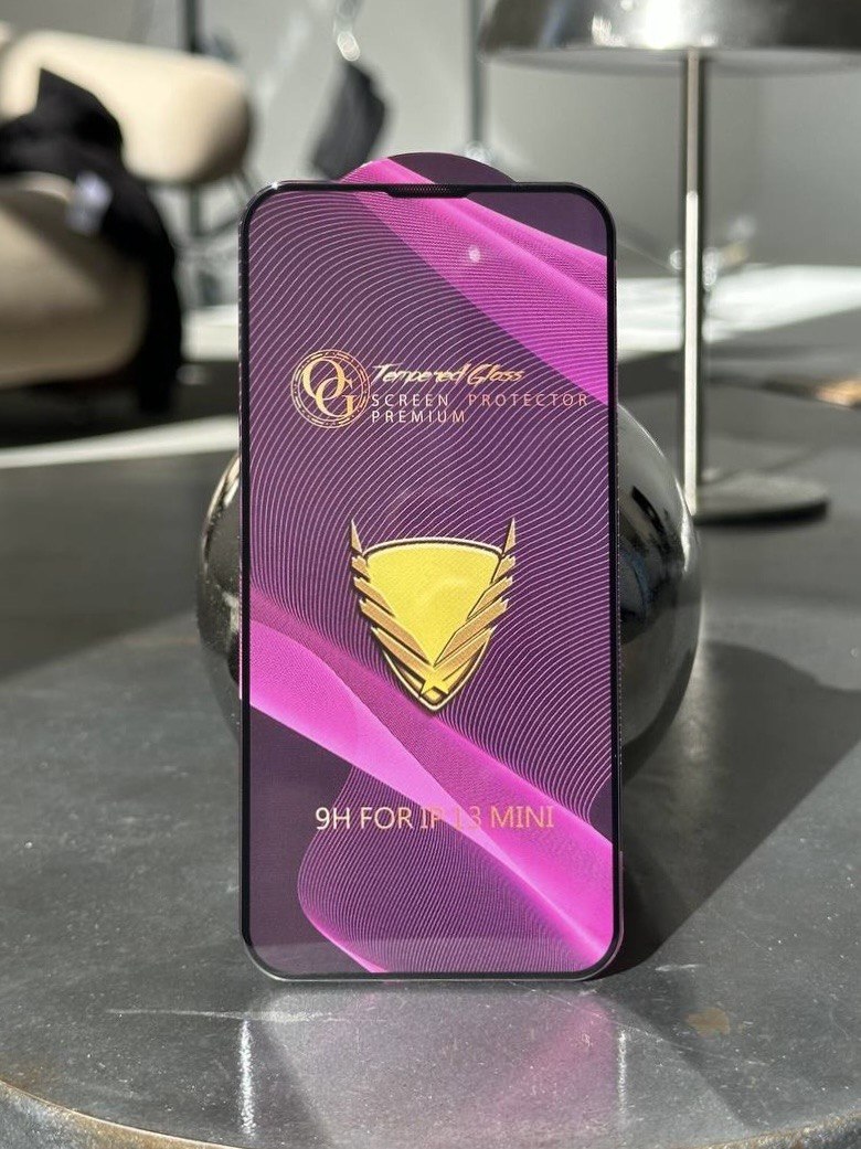 Захисне скло на iPhone 13 mini Захисне скло на iPhone 13 mini