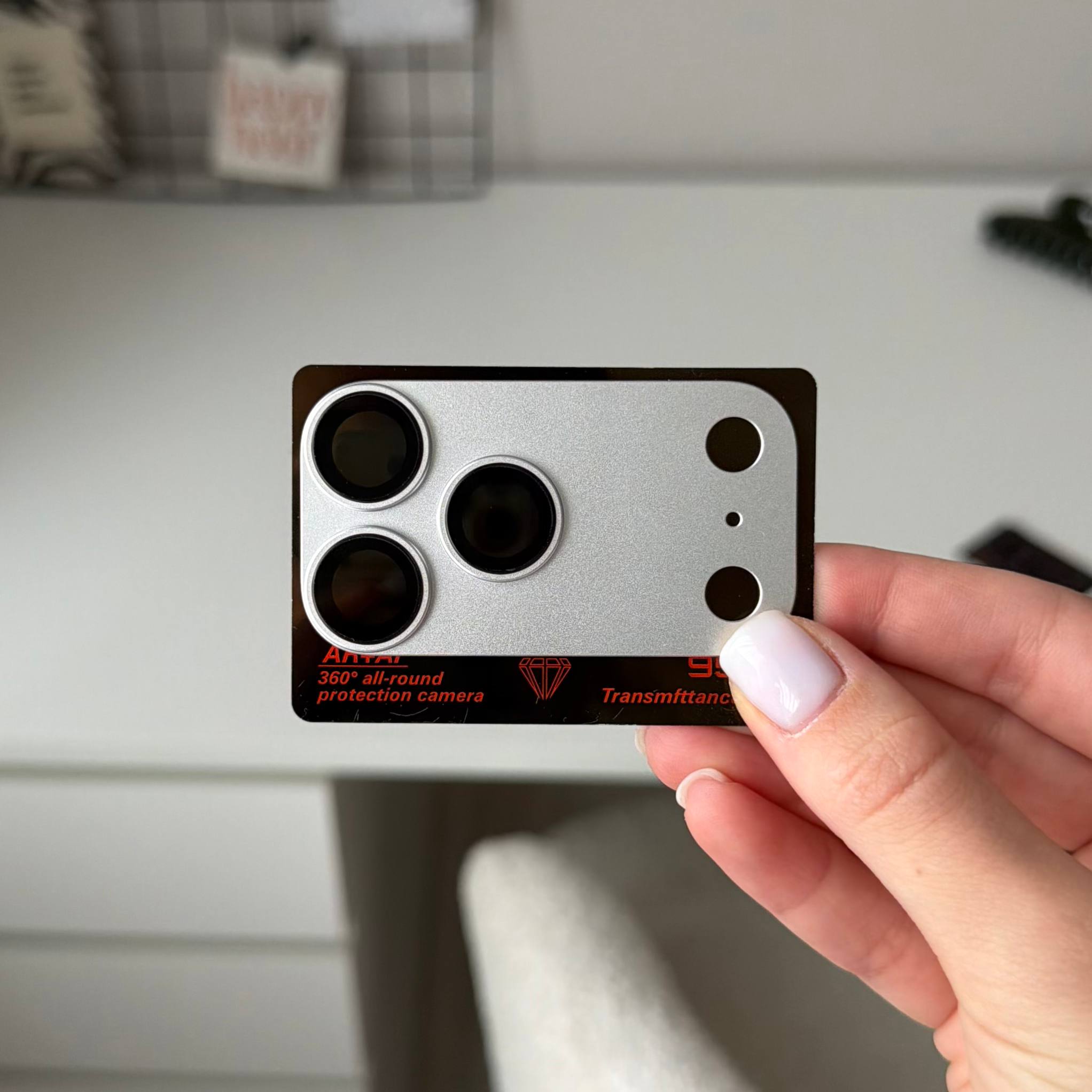 Защитная накладка на iPhone 18 Pro Silver