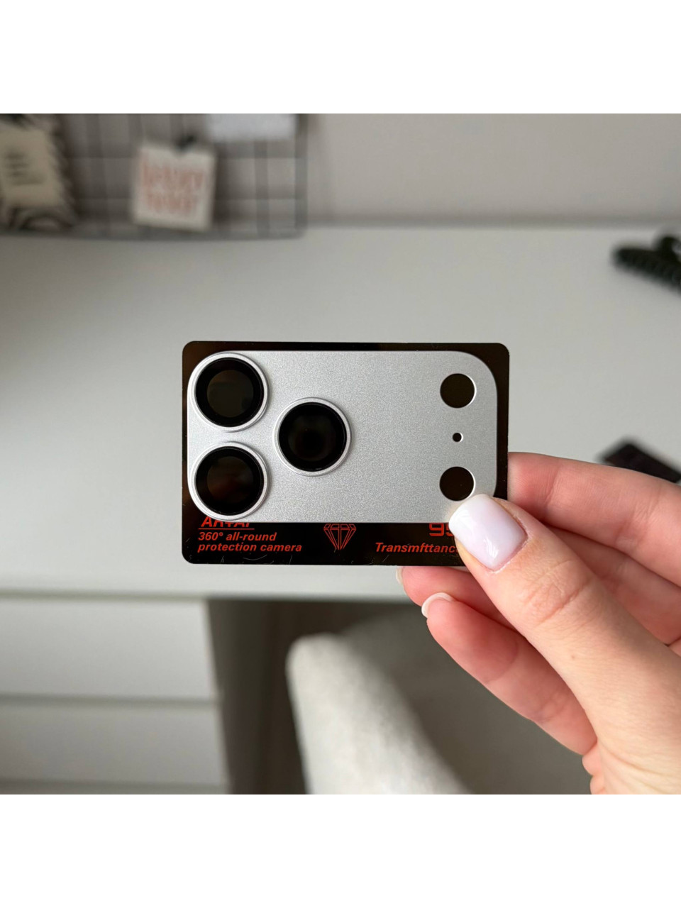 Защитная накладка на iPhone 18 Pro Silver