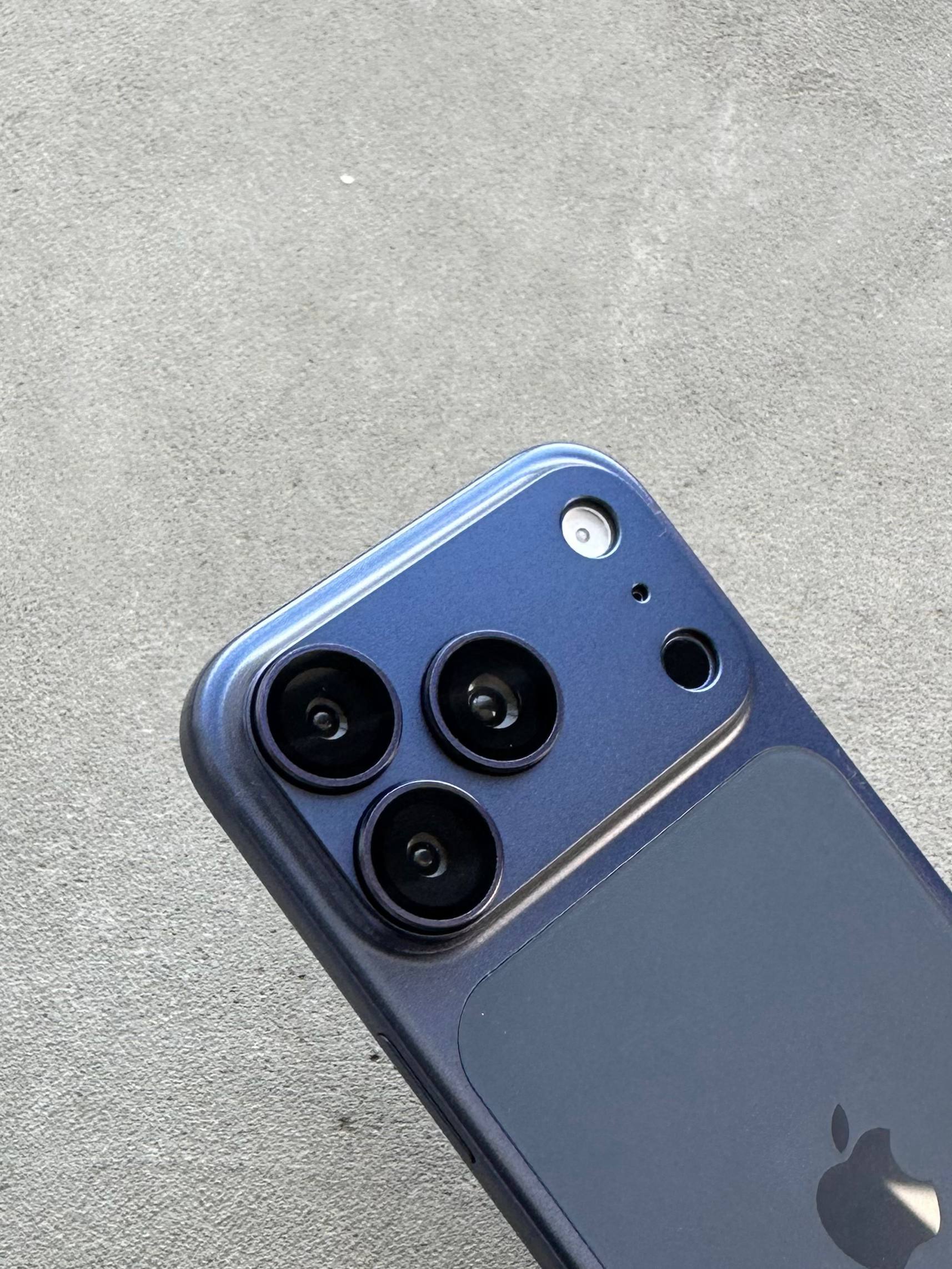 Защитная накладка для камеры на iPhone 17 Pro Max Dark Blue