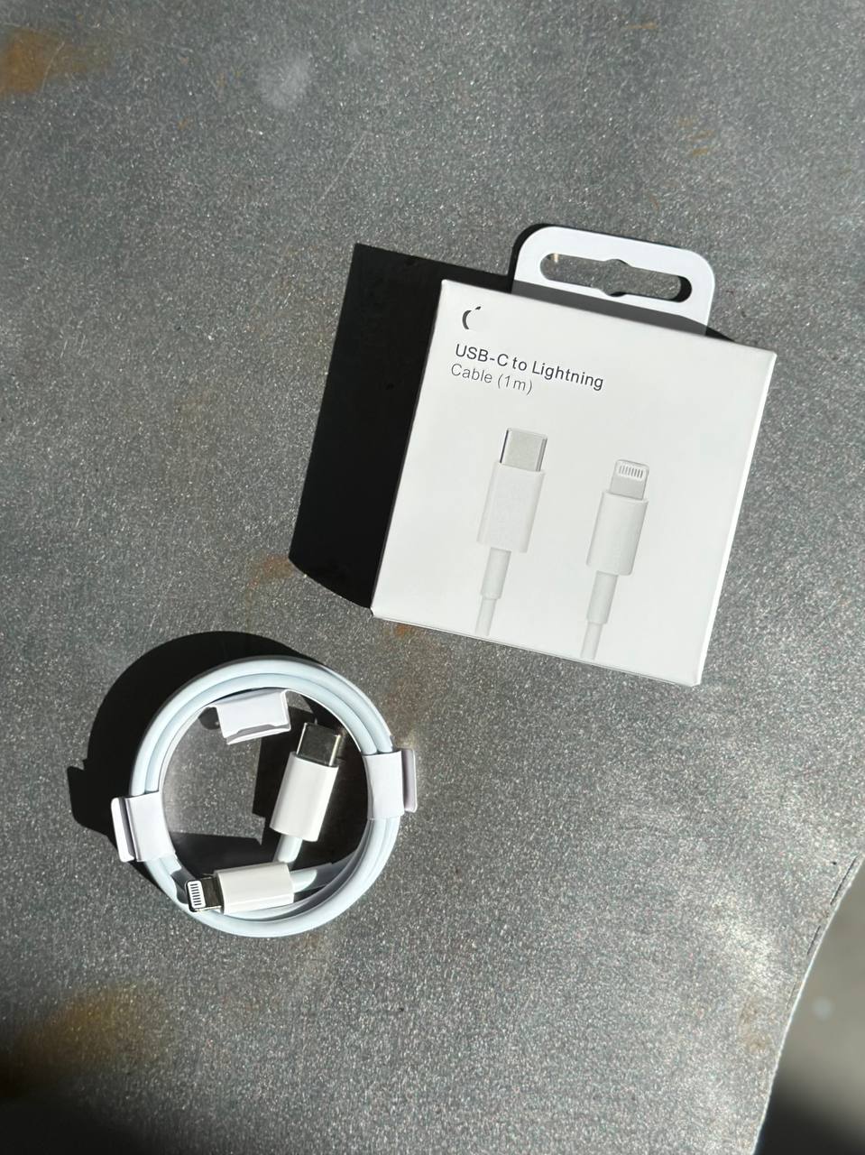 Кабель USB-C — Lightning с Яблочком