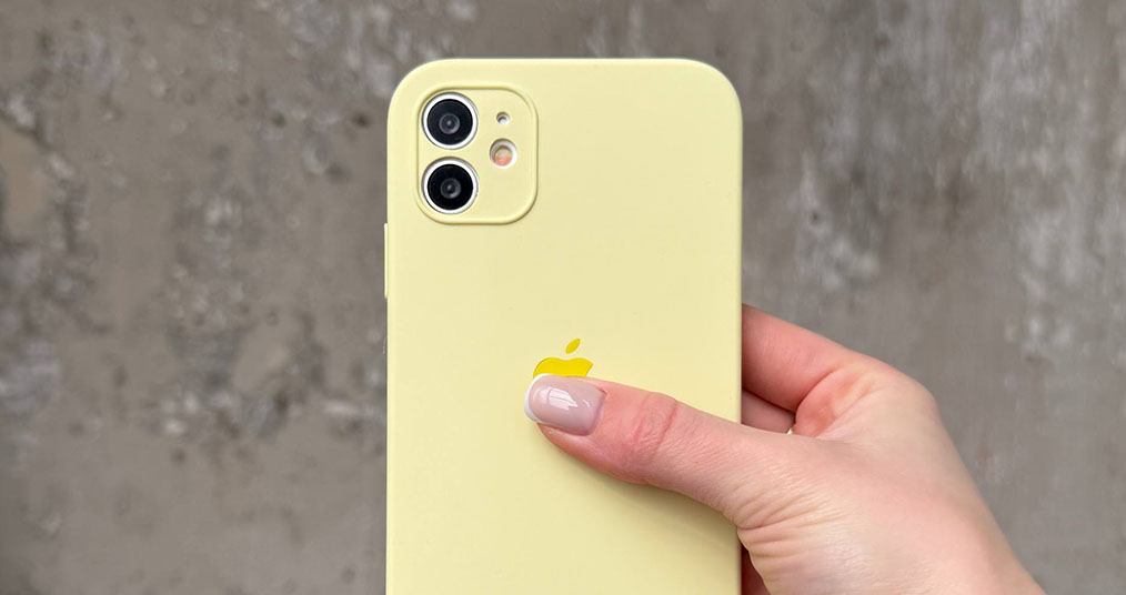 Чехлы для iPhone 11