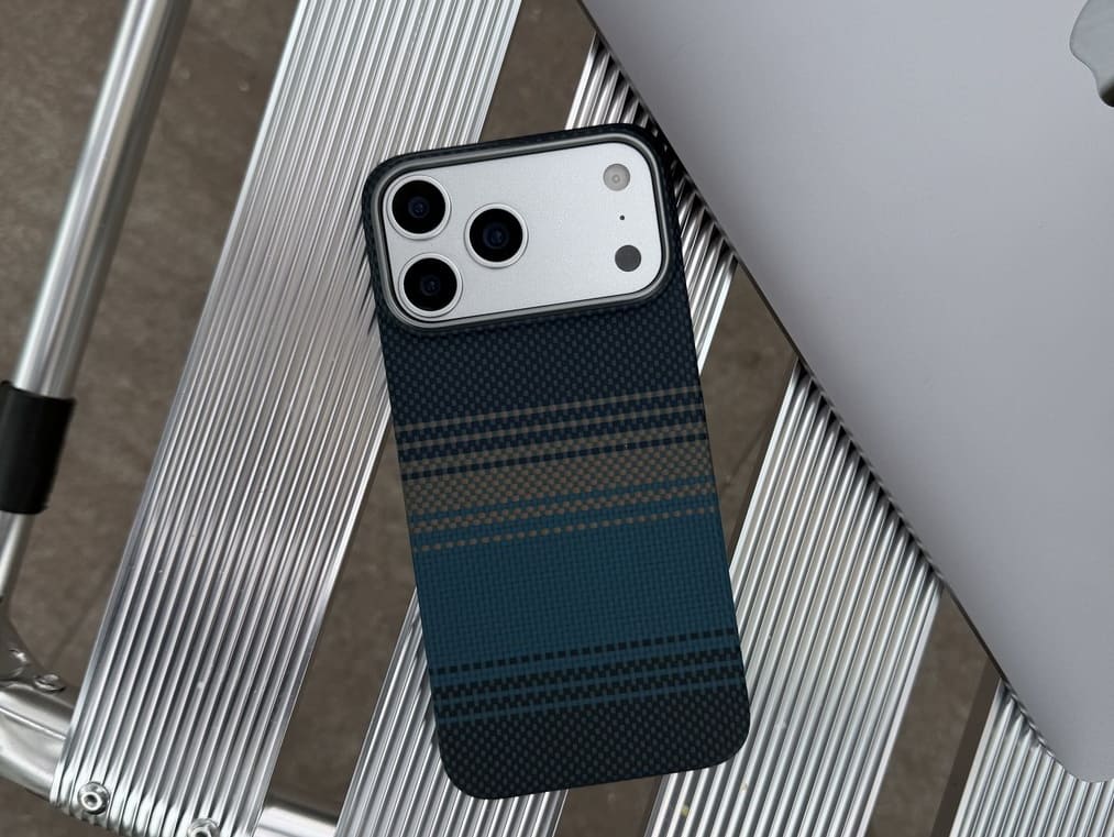 Чехлы для iPhone 17 Pro Max