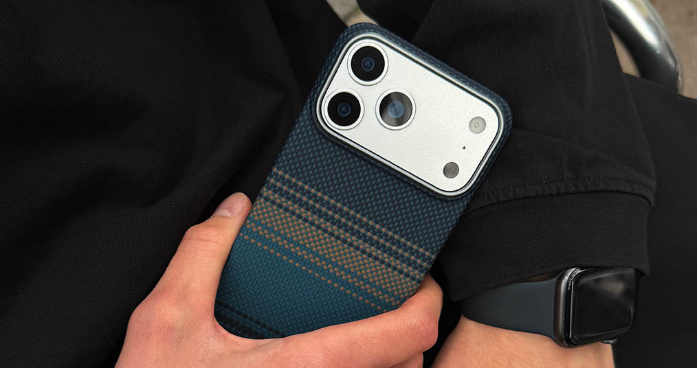 Карбоновые чехлы на iPhone