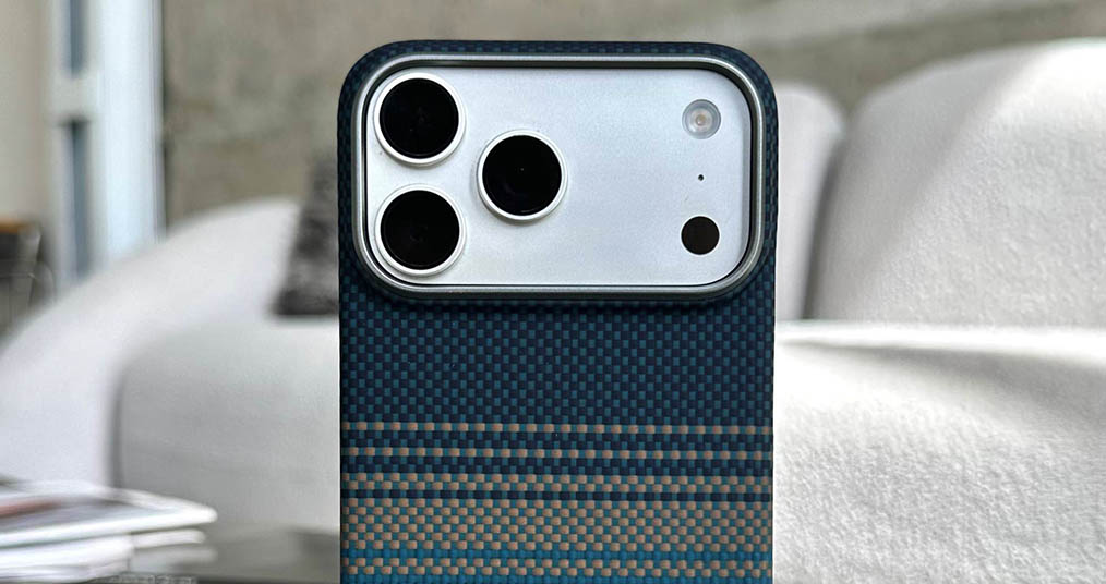 Карбонові чохли на iPhone 17 Pro