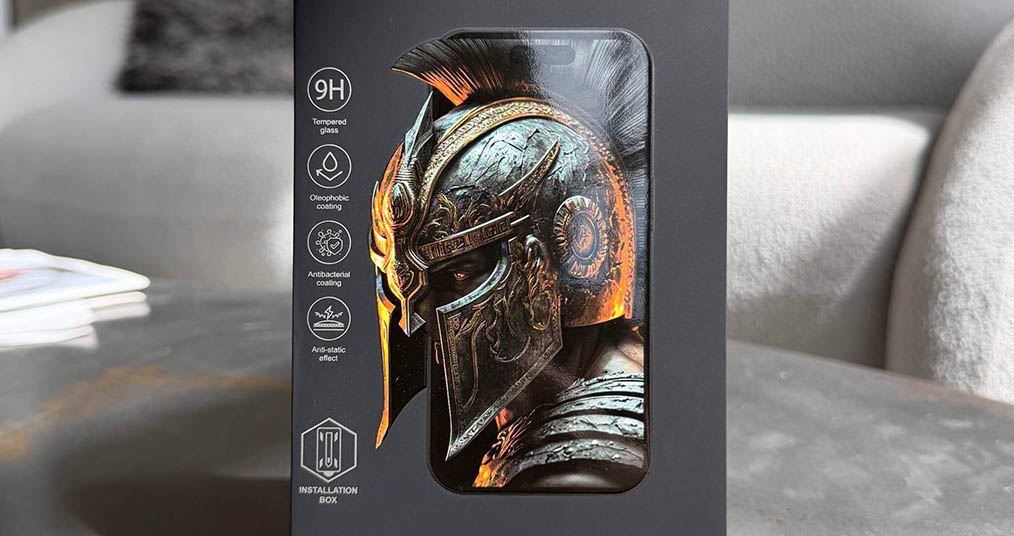Защитное стекло для iPhone 16
