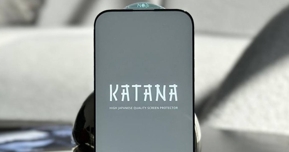 Защитное стекло для iPhone 16
