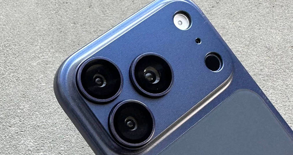 Защитное стекло на камеру iPhone